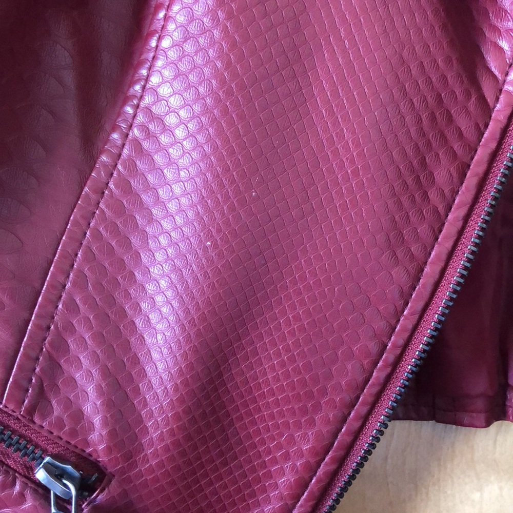 Needs repair - GUESS Brick Red Faux Leather Moto Jacket - Small - Picture 14 of 15